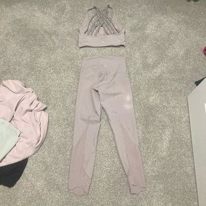 Lululemon Light pink matching set size 4